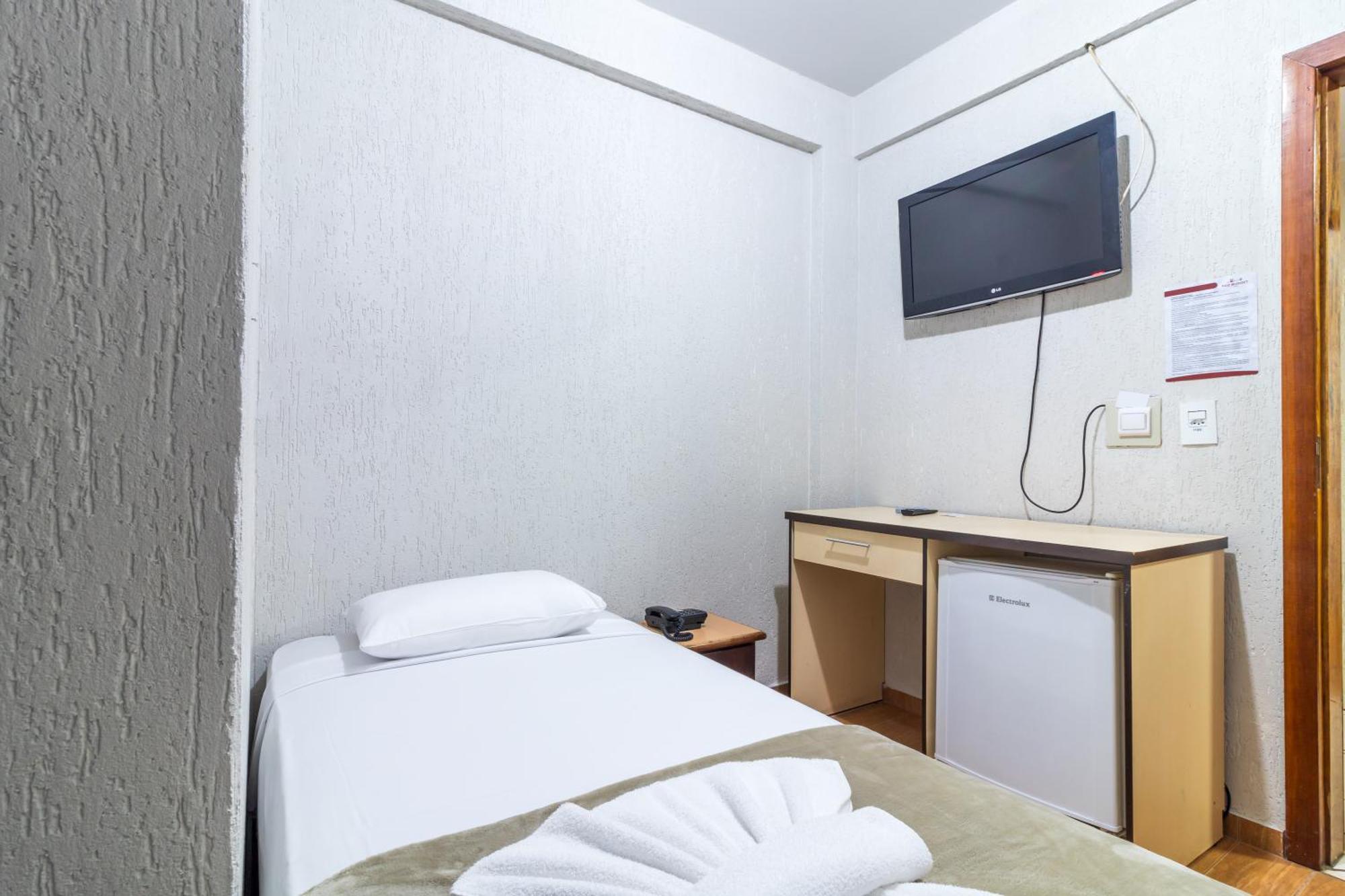 Foz Budget Hotel Фос-ду-Іґуасу Екстер'єр фото